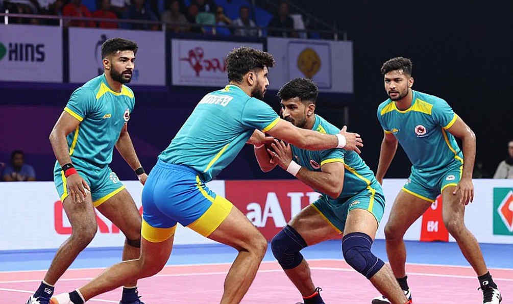 সেমিফাইনালের চার টিকিট আর পয়েন্ট টেবিলের আড়ালে থাকা তিনটি সত্য