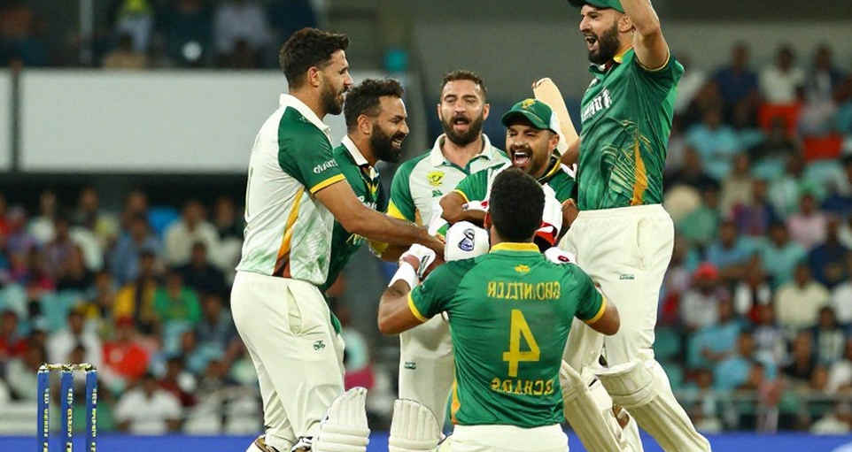 ট্রান্সফার উইন্ডোর কাগজপত্র: গুজবের শৃঙ্খল যেখানে ভেঙে পড়ে
